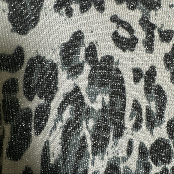 Susan Graver Black and White Leopard Print Long Sleeve Top - Picture 7 of 11